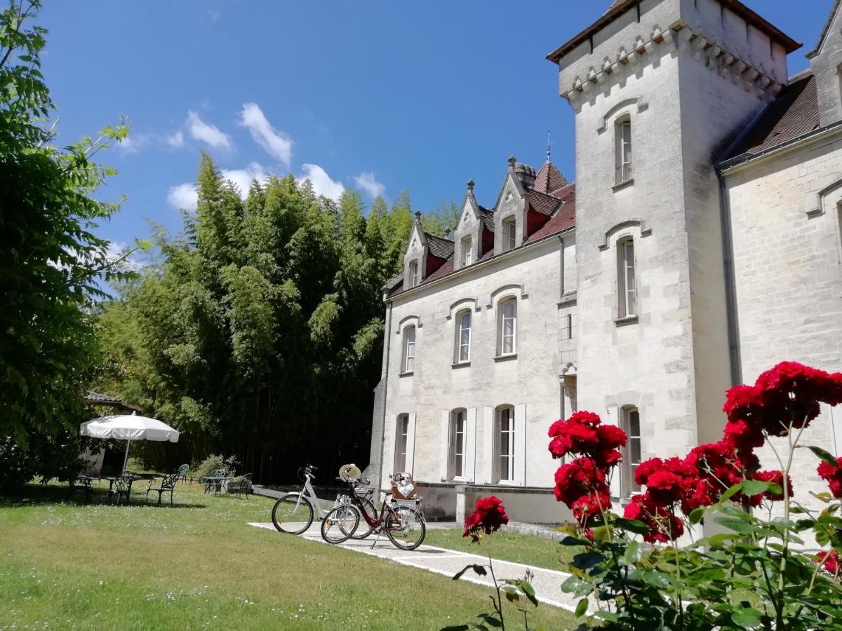 ホテル Chateau Des Salles Saint-Fort-sur-Gironde エクステリア 写真