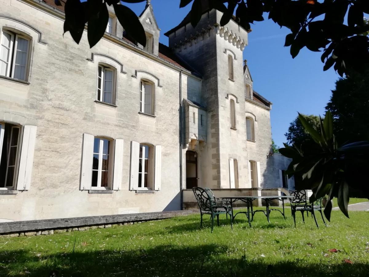 ホテル Chateau Des Salles Saint-Fort-sur-Gironde エクステリア 写真